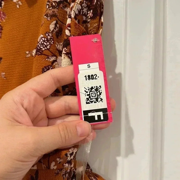 4/$25 NWT Xhilaration Floral Square Neck Sleeveless Tie Front Cropped Jumpsuit S - Picture 6 of 9